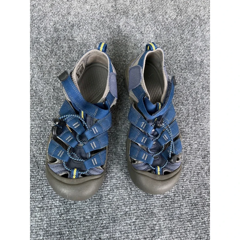 KEEN Boy's Newport Closed Toe Leather‎ Sandals Size 5 US Blue Outdoor Hiking EUC